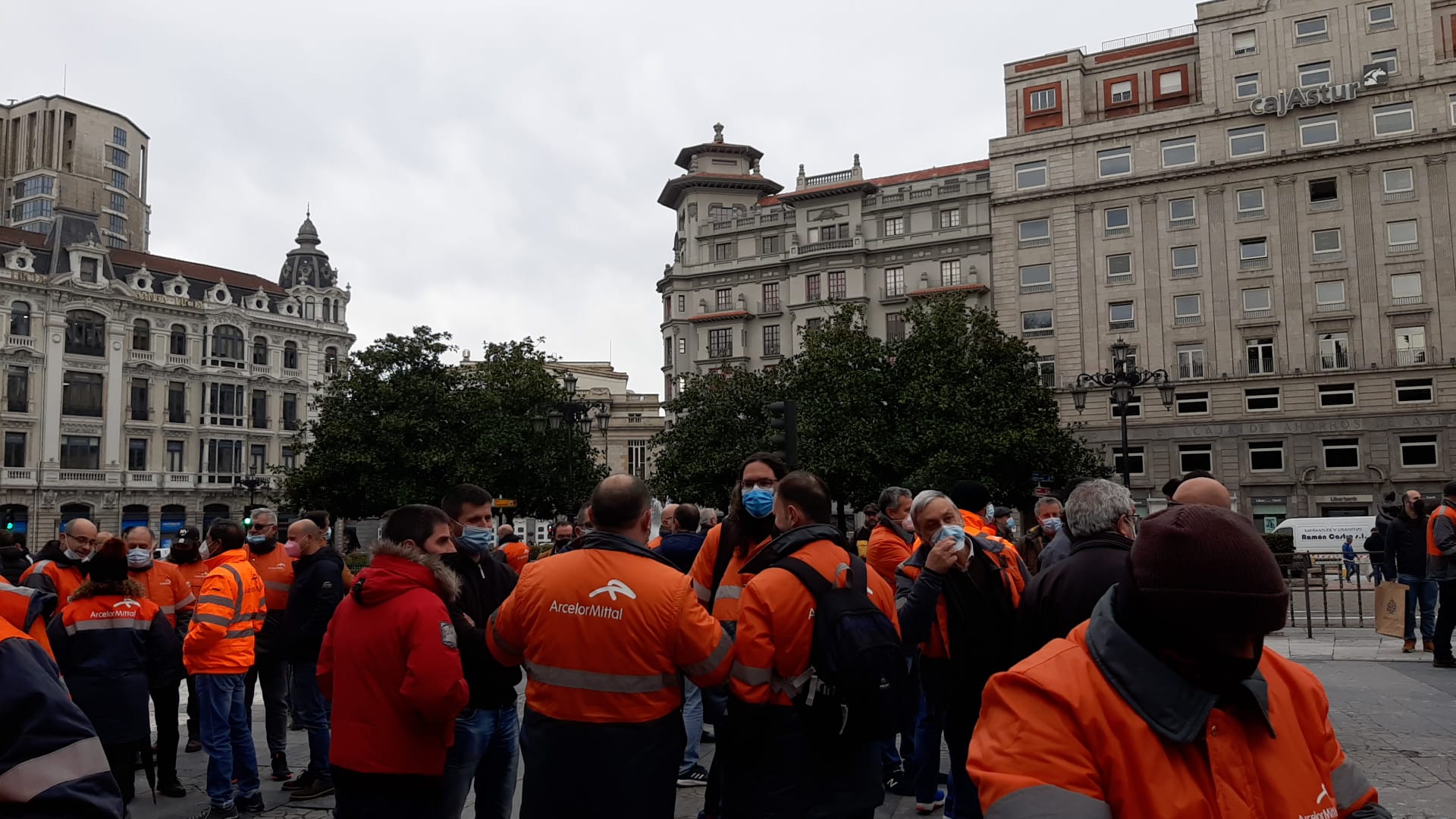 Madrid renuncia defender a los trabayaores d’ArcelorMittal y los intereses d’Asturies