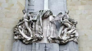 Años de gobienru PSOE-IU nel Principado y en Xixón, y siempres se ñegaron a retirar el símbolu franquista